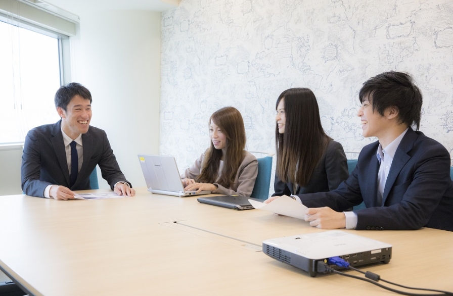 本社会議室 - 打ち合わせ